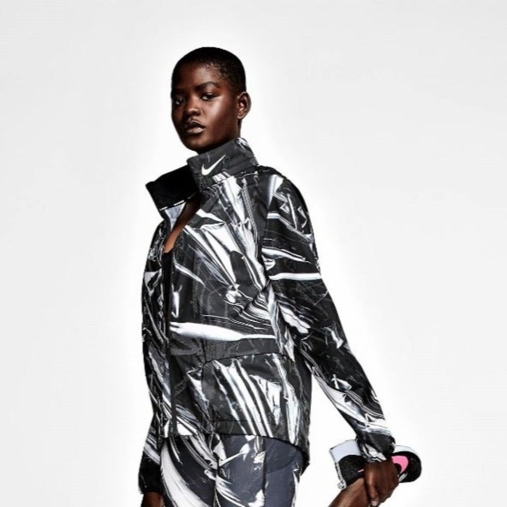 Nike Shield Full-Zip Running Jacket Hood Ghost Flash Reflective Extra-Large $150 - Picture 2 of 12